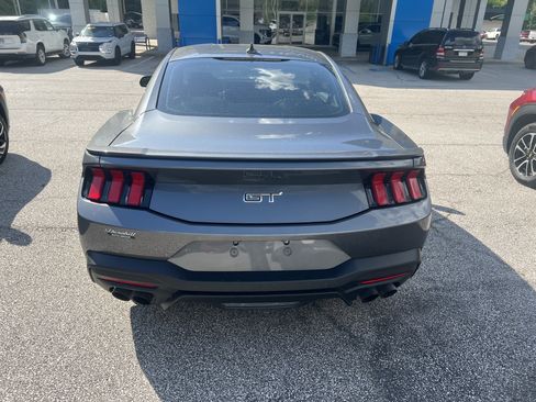 Used 2025 Ford Mustang GT Premium RWD image 4