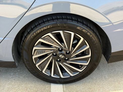 Used 2025 Hyundai Sonata SEL FWD image 30