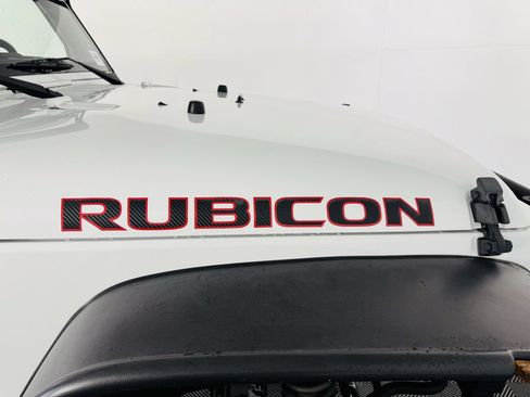Used 2015 Jeep Wrangler Unlimited Rubicon w/ Dual Top Group AWD/4WD image 26