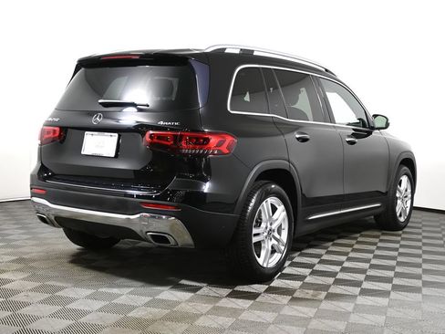 Used 2022 Mercedes-Benz GLB 250 4MATIC image 7