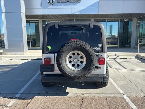 Used 2004 Jeep Wrangler Unlimited image 4