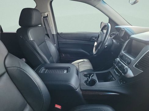 Used 2016 GMC Yukon SLT w/ HD Trailering Package image 4