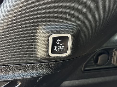Used 2023 Jeep Grand Cherokee Altitude RWD image 25