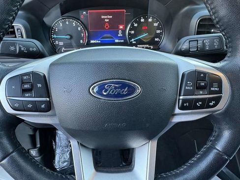 Used 2022 Ford Explorer XLT w/ Equipment Group 202A image 11