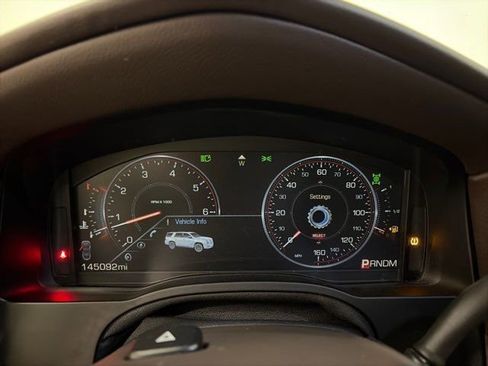 Used 2015 Cadillac Escalade Luxury image 18