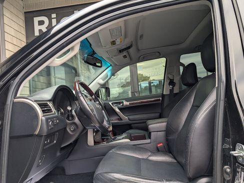 Used 2017 Lexus GX 460 Premium image 13