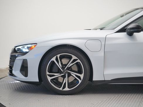Used 2024 Audi e-tron GT Premium Plus image 2
