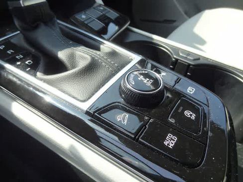 Used 2024 Kia Sportage EX AWD/4WD image 11