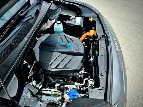 Used 2022 Kia Niro EX Premium FWD image 30