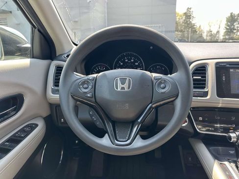 Used 2016 Honda HR-V EX image 11
