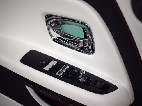 New 2025 Rolls-Royce Spectre w/ Leather Finishing Pack image 37