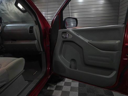 Used 2019 Nissan Frontier SV image 32