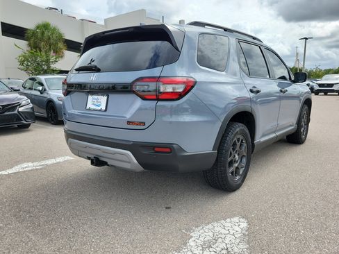 Used 2024 Honda Pilot TrailSport image 6