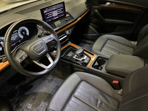 Used 2023 Audi Q5 2.0T Premium Plus w/ Premium Plus Package AWD/4WD image 11