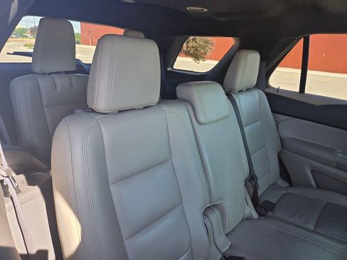 Used 2013 Ford Explorer XLT AWD/4WD image 42