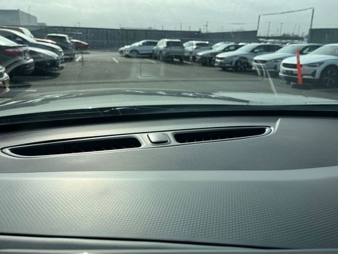 Used 2025 Chevrolet Trax LT image 18