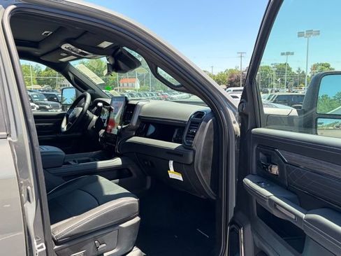 New 2026 RAM 2500 Limited AWD/4WD image 29