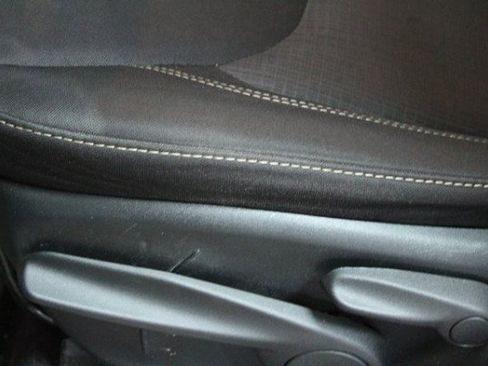 Used 2018 Jeep Cherokee Latitude w/ Cold Weather Group image 18