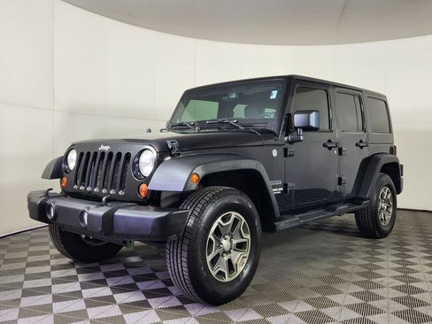 Used 2013 Jeep Wrangler Unlimited Sport image 3