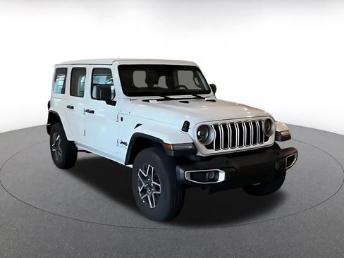 Used 2025 Jeep Wrangler Unlimited Sahara AWD/4WD image 4