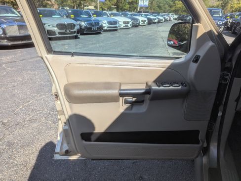 Used 2003 Ford Explorer Sport Trac XLT image 11