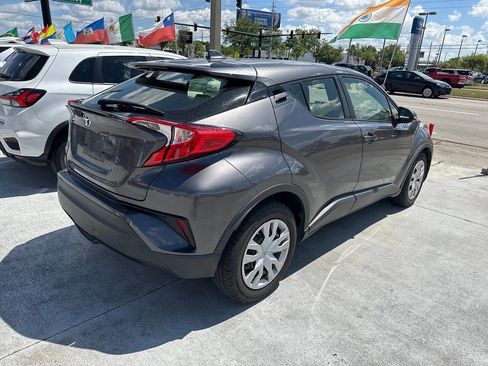 Used 2019 Toyota C-HR LE FWD image 6