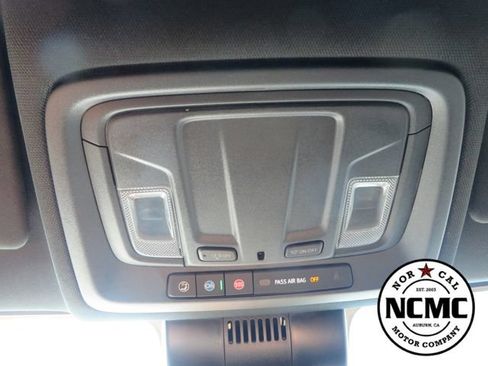 Used 2025 GMC Sierra 2500 AT4 AWD/4WD image 30