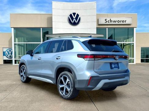 Certified 2025 Volkswagen Tiguan SE AWD/4WD image 10