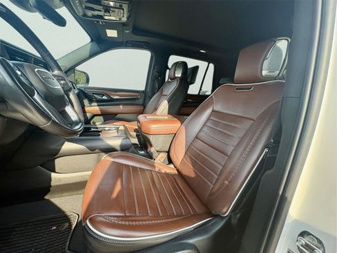Used 2023 GMC Yukon Denali Ultimate AWD/4WD image 16
