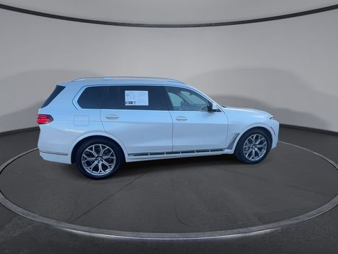 Used 2026 BMW X7 xDrive40i AWD/4WD image 9