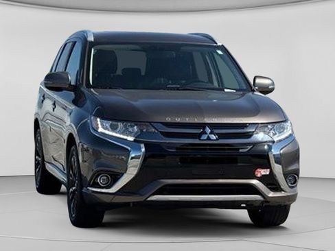 Used 2018 Mitsubishi Outlander SEL AWD/4WD image 4