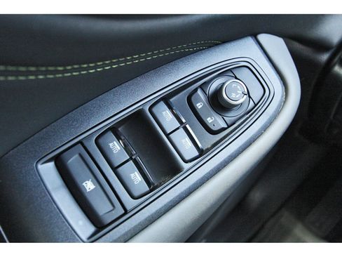 Used 2025 Subaru Outback Onyx Edition AWD/4WD image 18