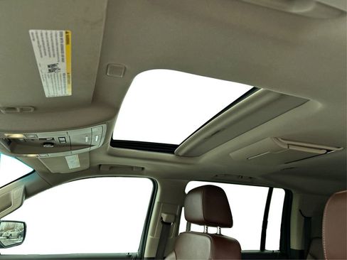 Used 2018 Chevrolet Suburban Premier image 23