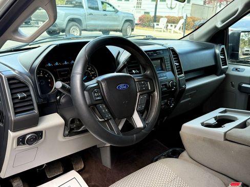 Used 2017 Ford F150 XLT w/ Heavy-Duty Payload Package image 19