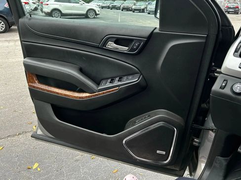 Used 2018 Chevrolet Suburban Premier image 34