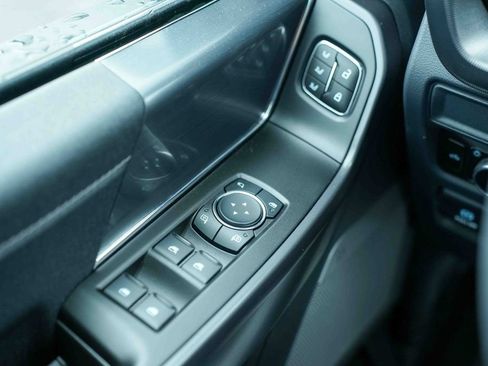 Used 2026 Ford F150 Lariat AWD/4WD image 27
