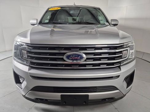 Used 2018 Ford Expedition XLT w/ Equipment Group 202A AWD/4WD image 7