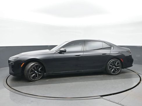 Used 2023 BMW 760i xDrive 760i xDrive w/ Luxury Rear Seating Package image 6