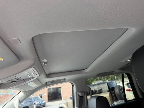 Used 2020 Chevrolet Tahoe LT w/ RST Edition AWD/4WD image 17