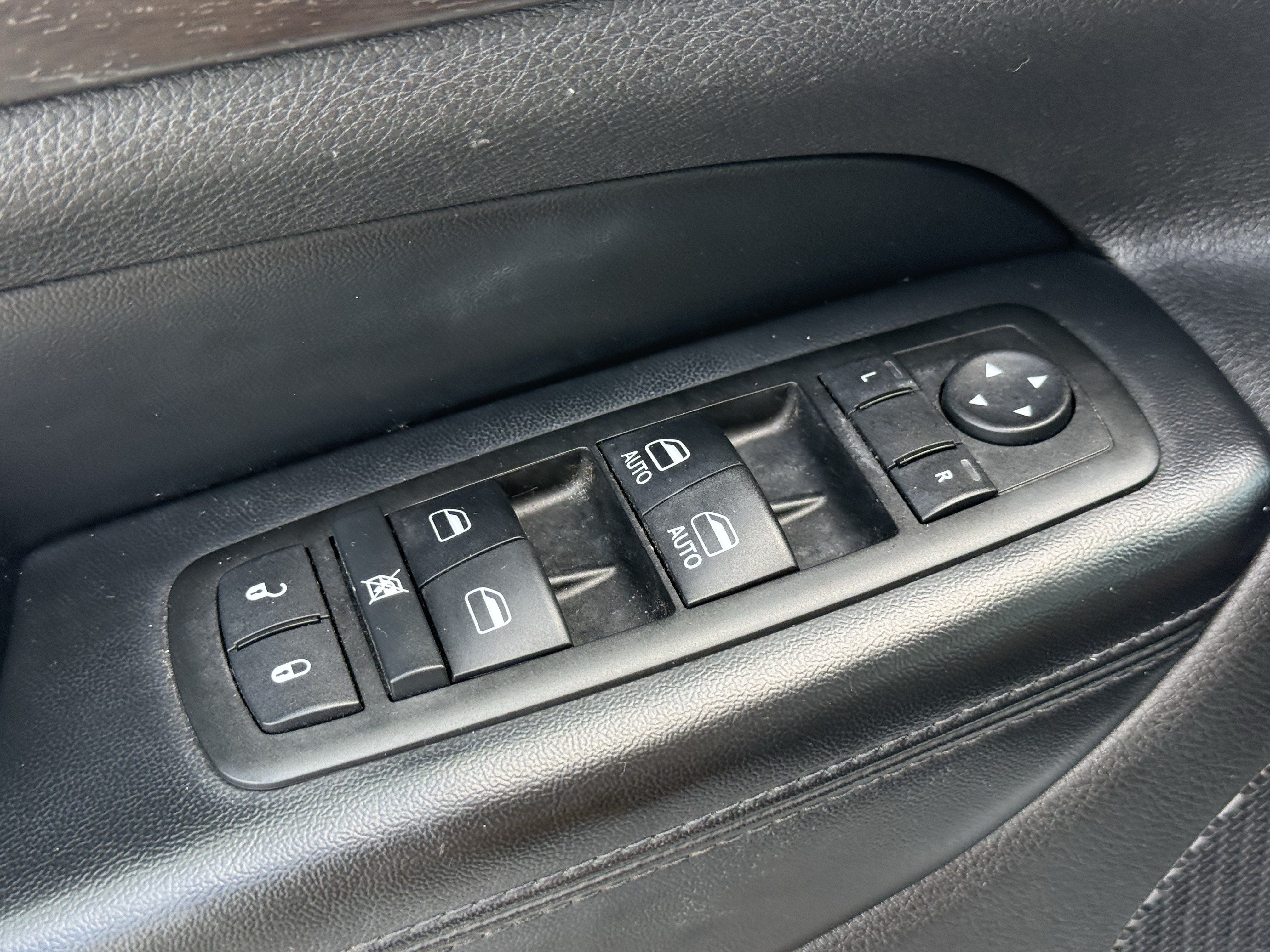 Used 2014 Jeep Grand Cherokee Laredo w/ Quick Order Package 23E RWD image 24