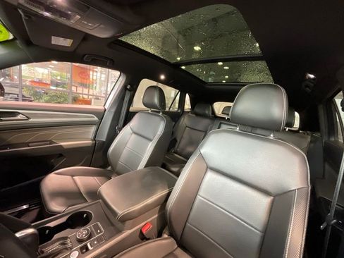 Used 2021 Volkswagen Atlas Cross Sport SE AWD/4WD image 9