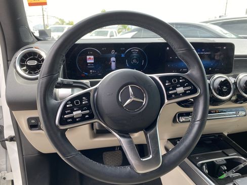 Used 2023 Mercedes-Benz GLB 250 w/ Premium Package Lite image 21