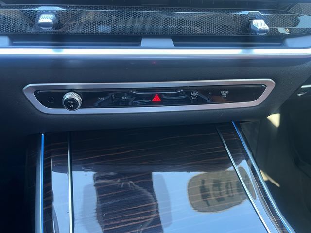 Used 2024 BMW X7 xDrive40i w/ Executive Package AWD/4WD image 17