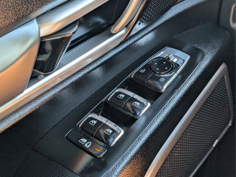 Used 2020 Kia Telluride LX FWD image 40