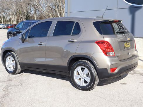 Used 2020 Chevrolet Trax LS image 6