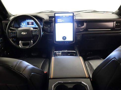 Certified 2022 Ford Expedition Platinum image 15