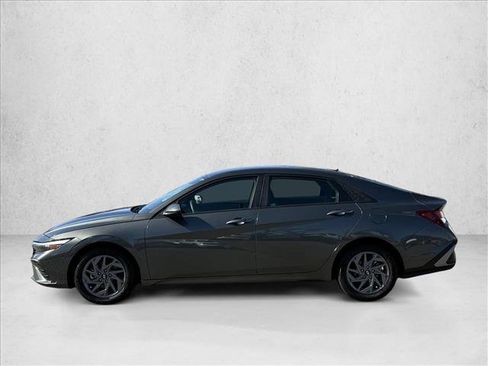 Certified 2024 Hyundai Elantra SEL FWD image 8
