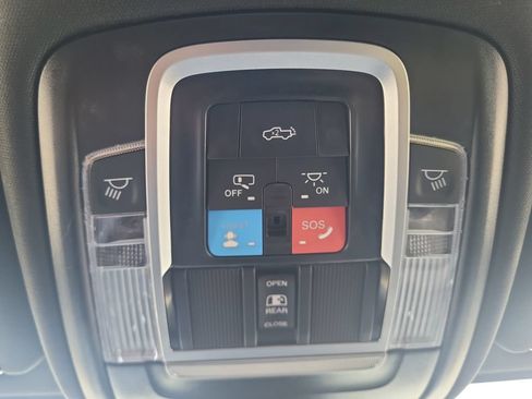 Used 2025 RAM 2500 Laramie AWD/4WD image 19