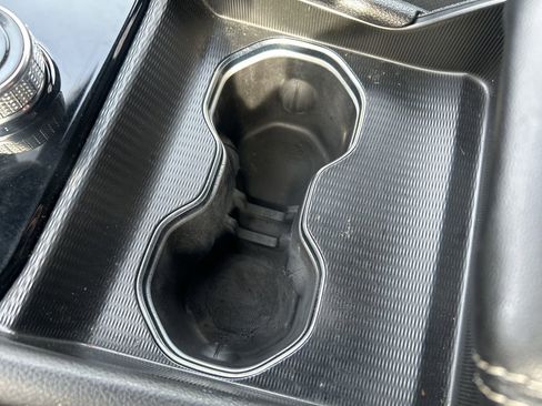 Used 2024 Jeep Grand Cherokee L Altitude image 20