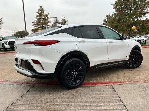 Used 2025 Buick Envista Sport Touring image 6